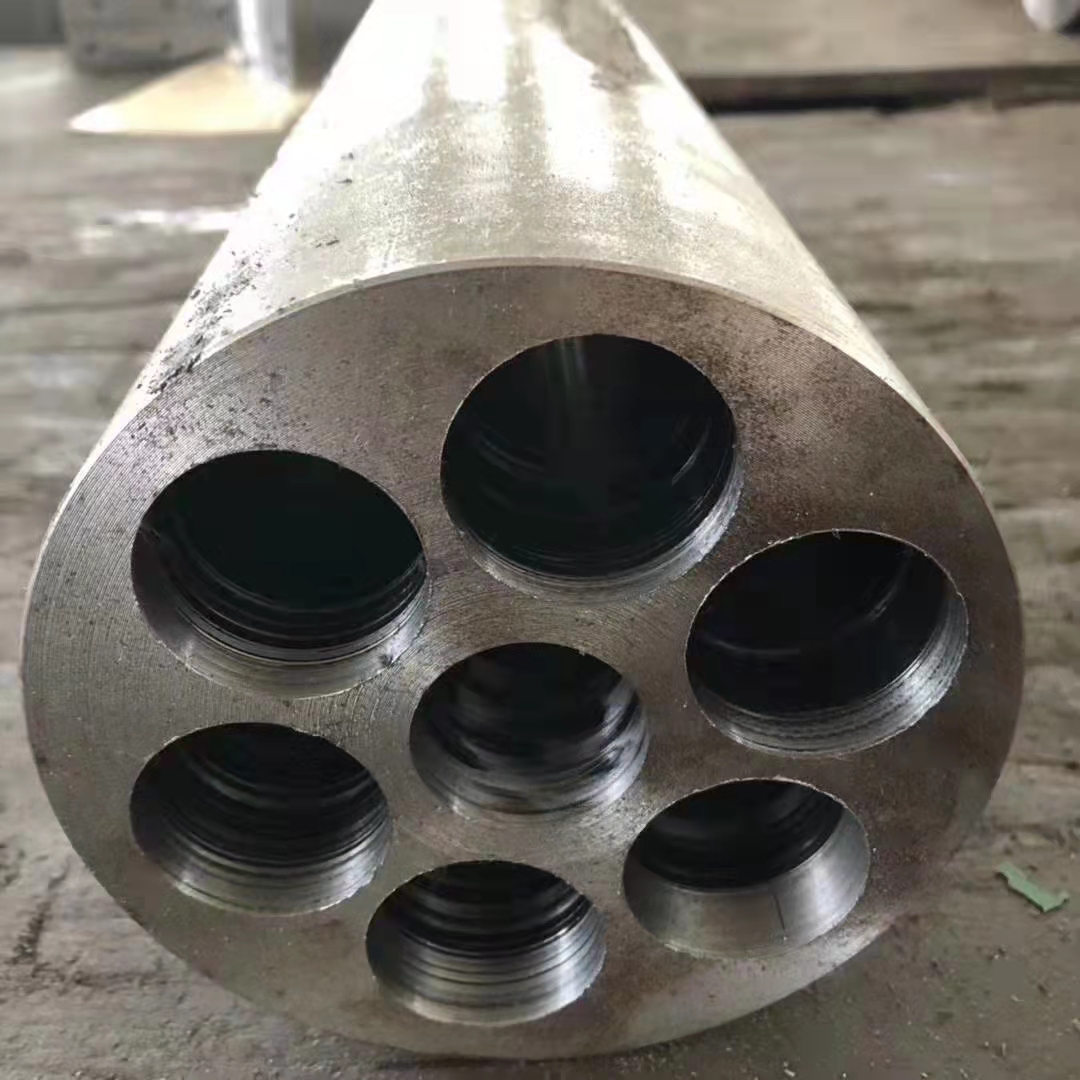 深孔加工孔徑1.3-200mm***大深度4米。內(nèi)孔珩磨，孔徑公差可到0.02，粗糙度0.2。